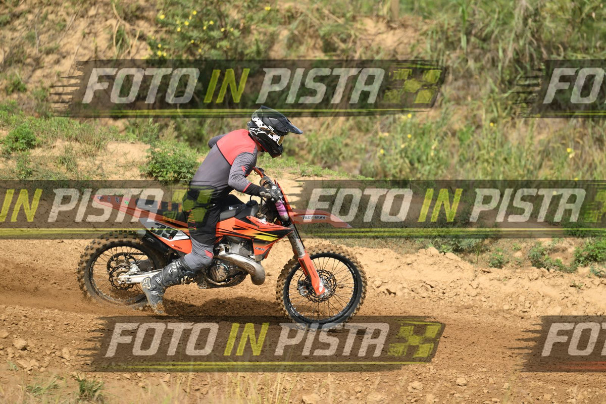 39 · DSH_1083