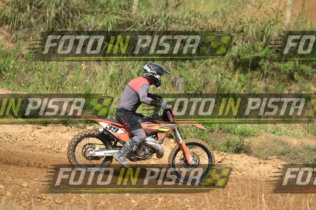 39 · DSH_1084