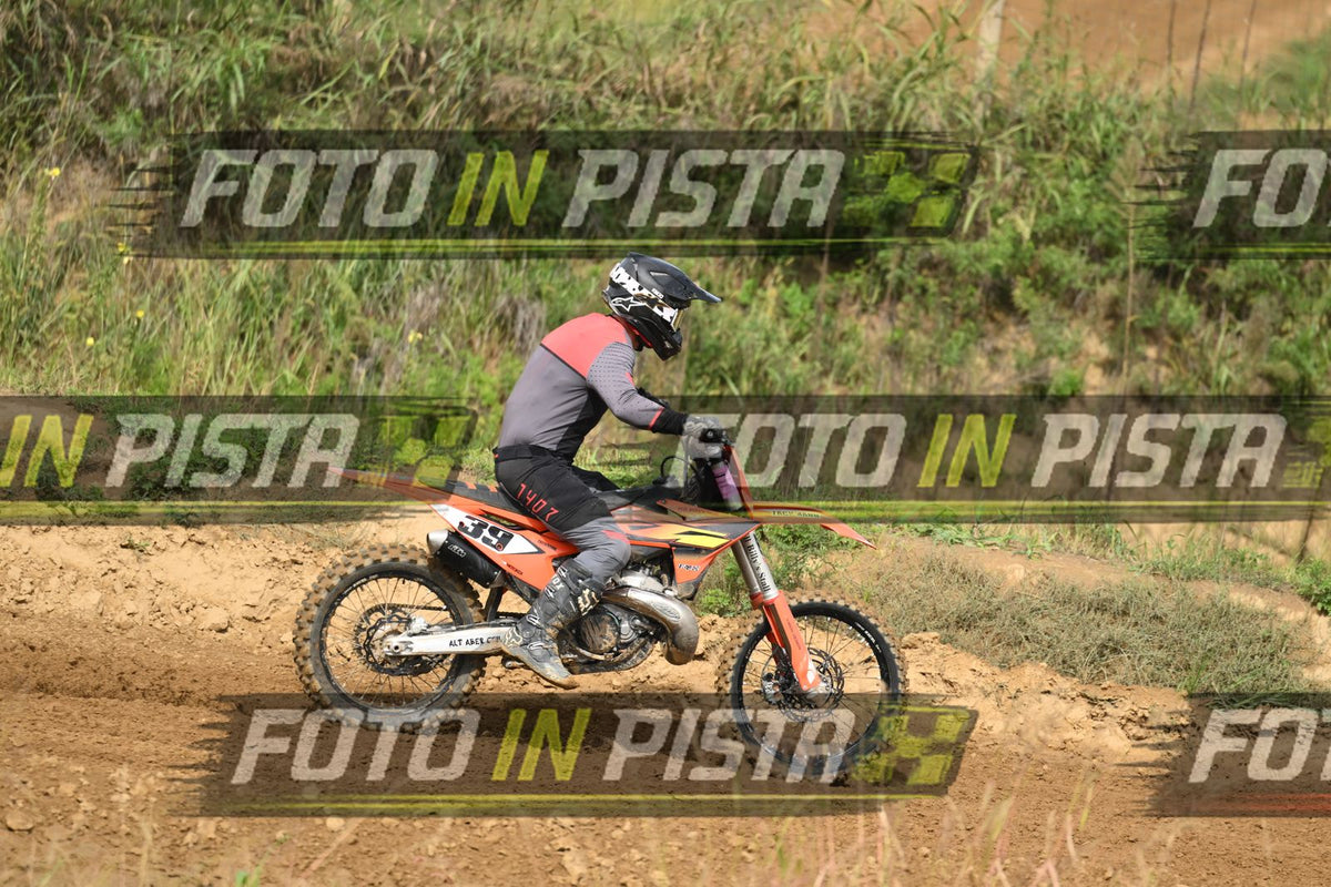 39 · DSH_1085