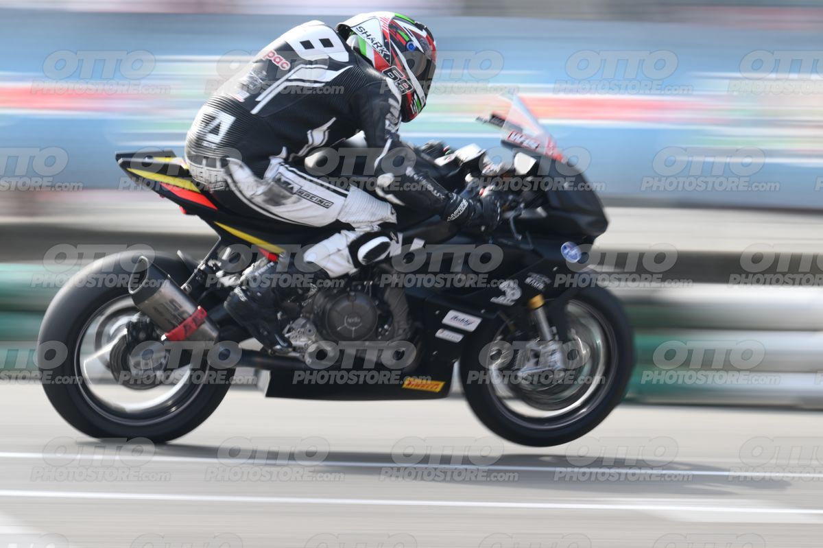 SUPERMOTO 68 · DSH_1100
