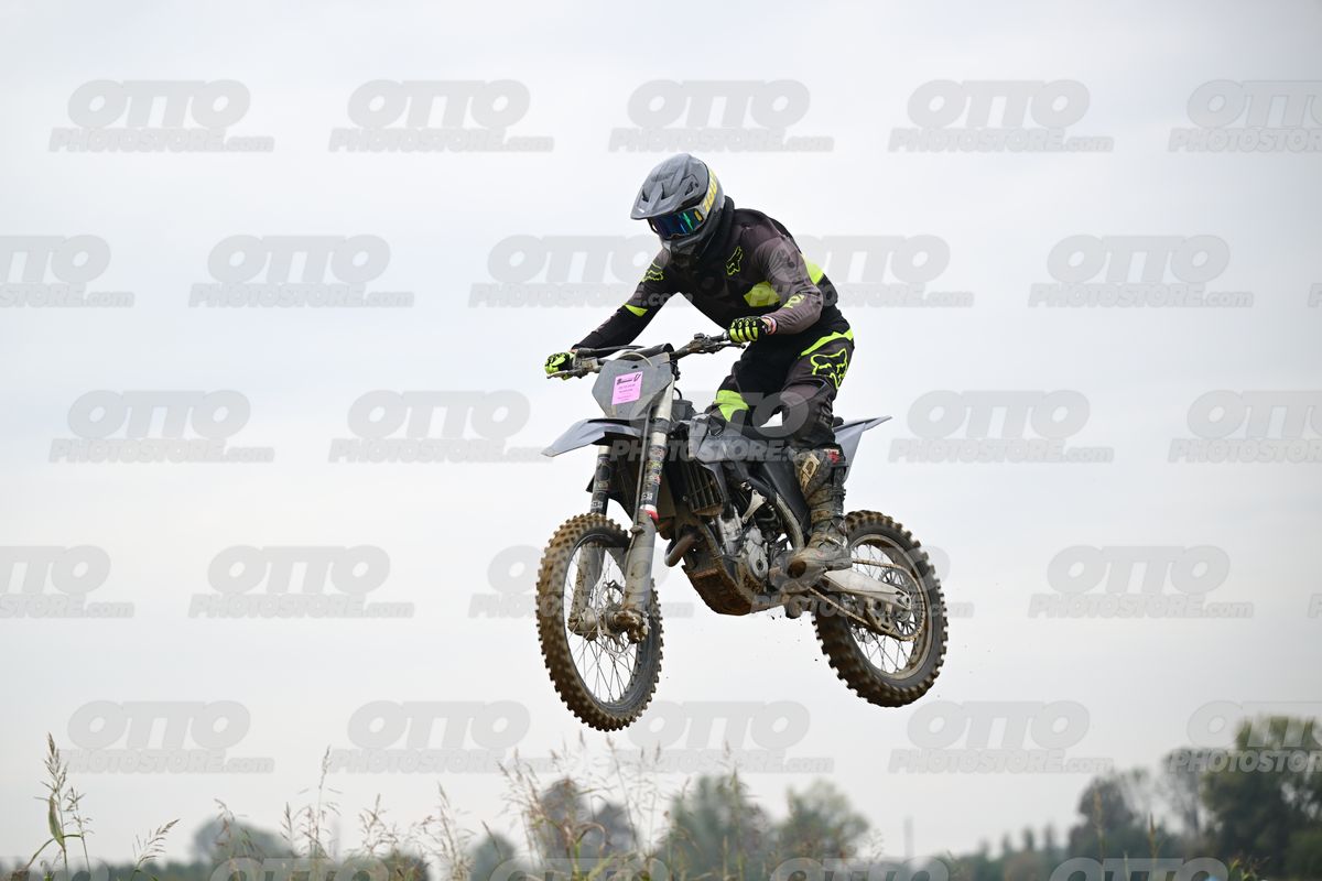 0 - KTM BLACK WHITE - BLACK FLUO YELLOW SUITE (GREY YELLOW HELMET) · DSH_1107
