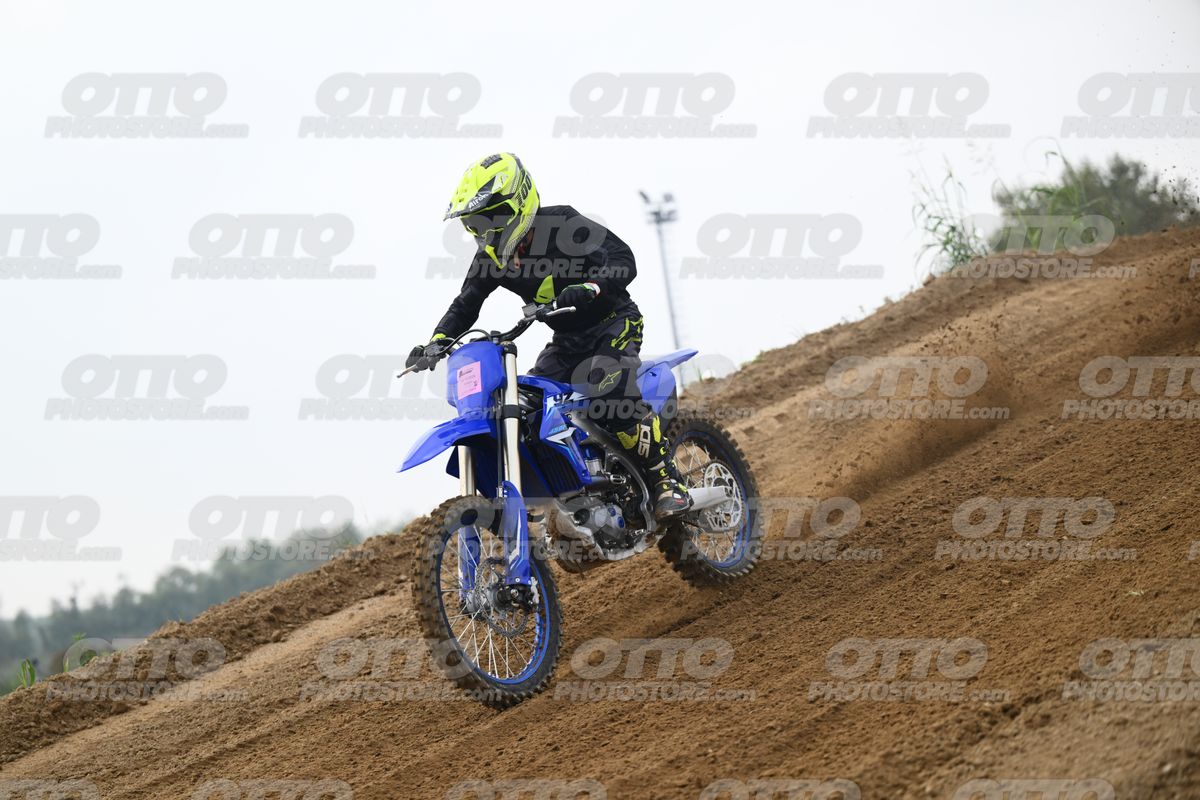 YAMAHA YZ -45F blue - Yellow Helmet · DSH_1126