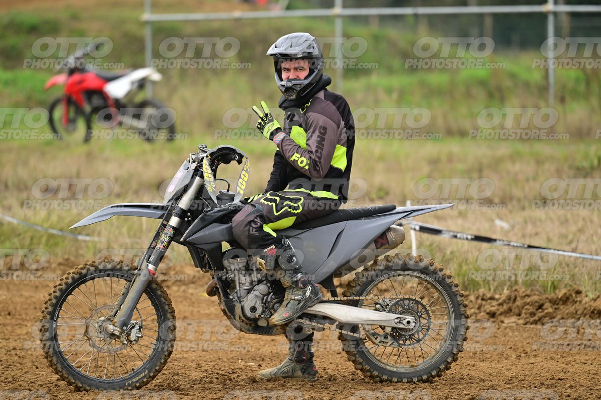 0 - KTM BLACK WHITE - BLACK FLUO YELLOW SUITE (GREY YELLOW HELMET) · DSH_1158