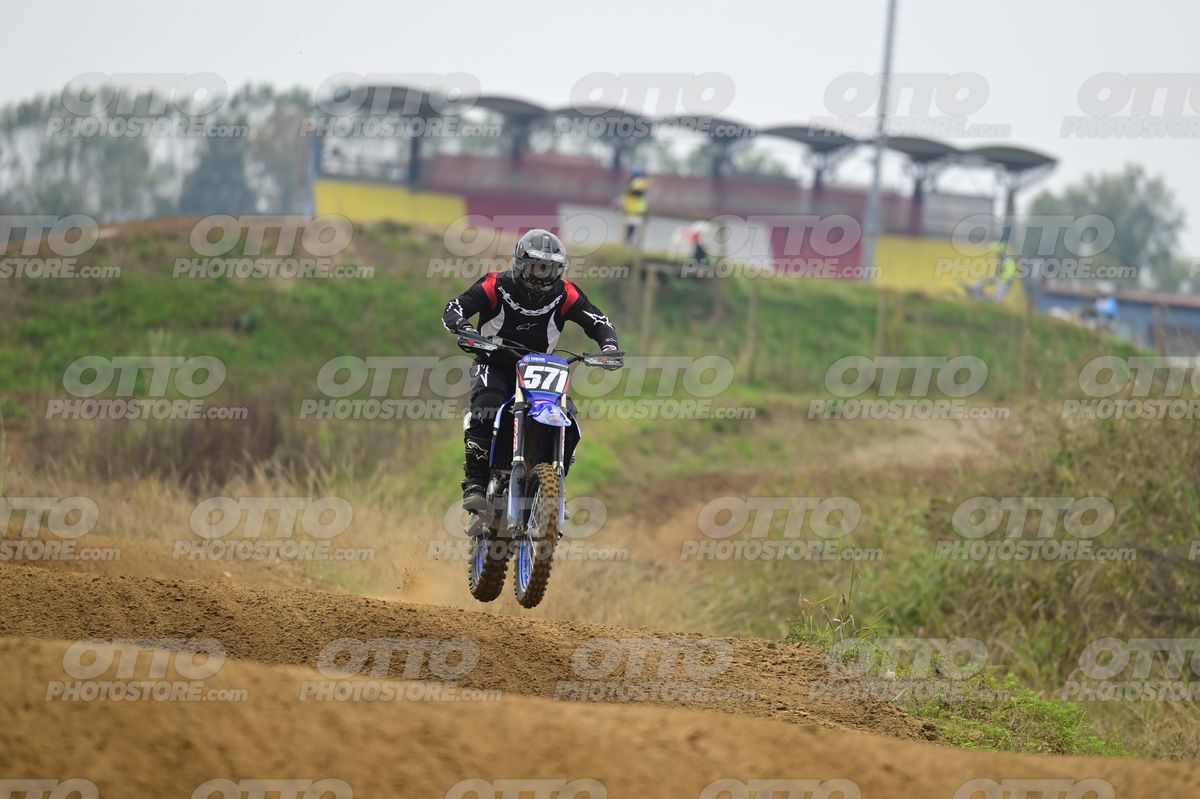 571 (YZ) · DSH_1198