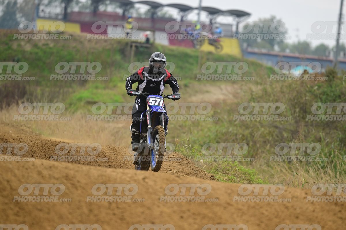 571 (YZ) · DSH_1199