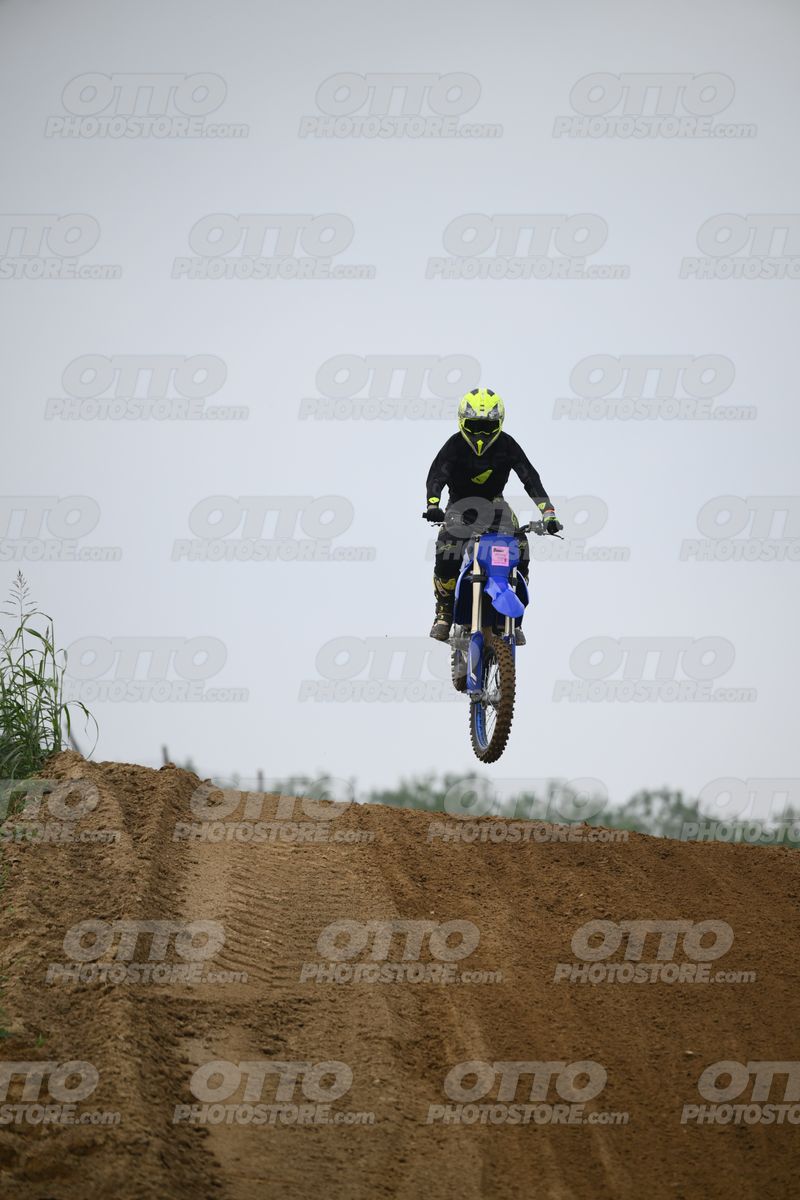 YAMAHA YZ -45F blue - Yellow Helmet · DSH_1223