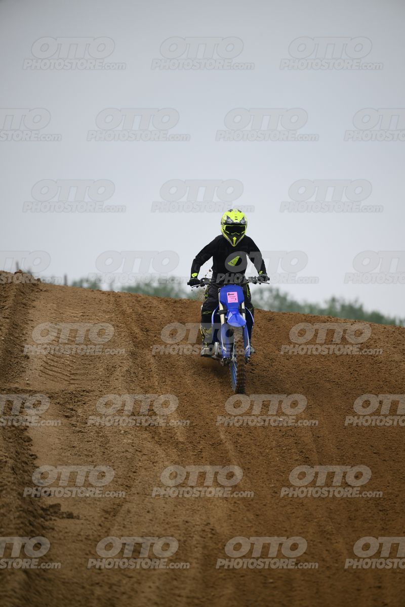 YAMAHA YZ -45F blue - Yellow Helmet · DSH_1225