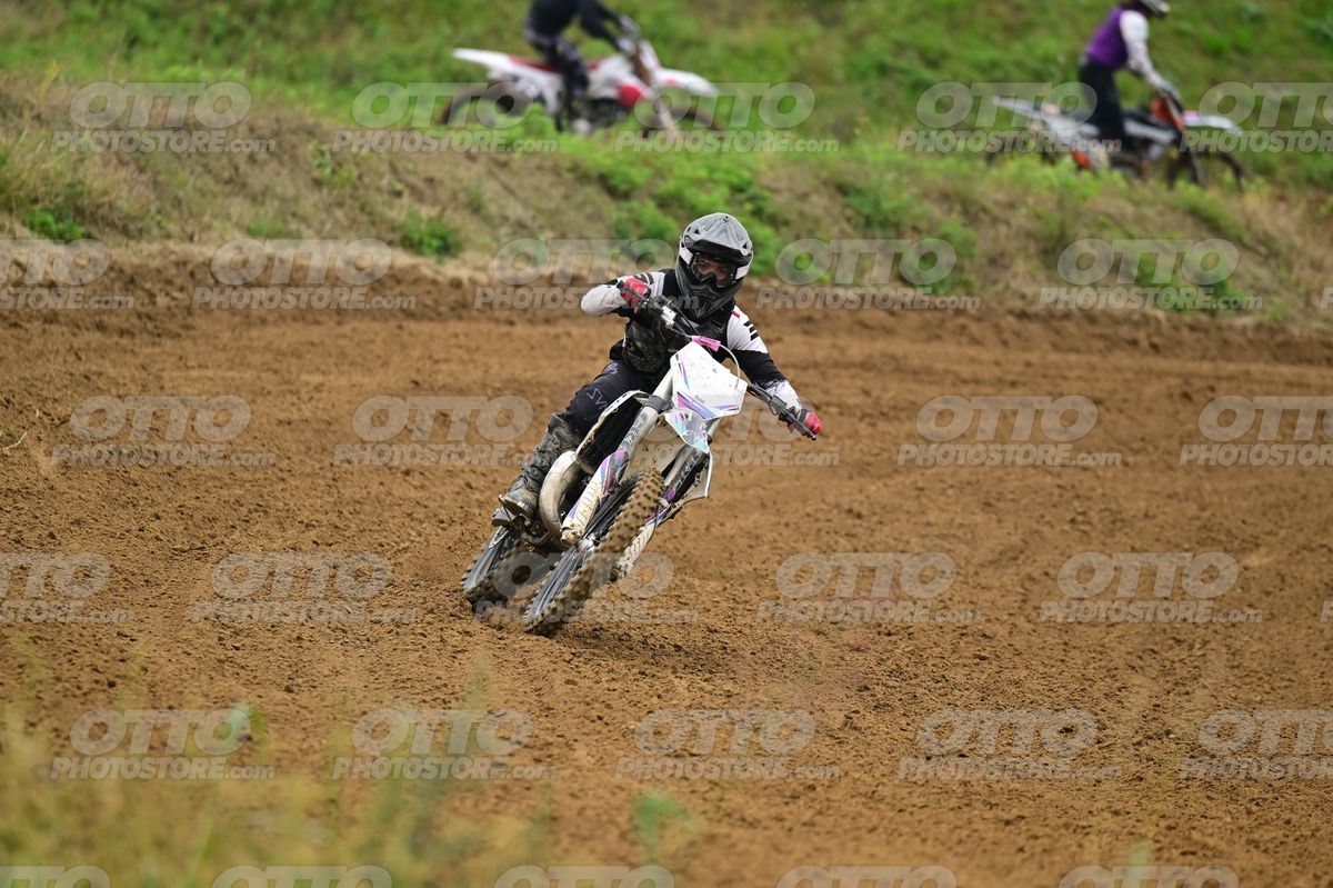 0 - HONDA WHITE PURPLE - WHITE BLACK SUITE (WHITE BLACK HELMET) · DSH_1257