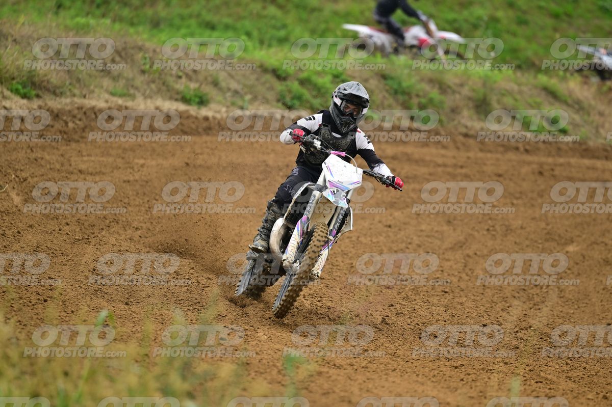 0 - HONDA WHITE PURPLE - WHITE BLACK SUITE (WHITE BLACK HELMET) · DSH_1258