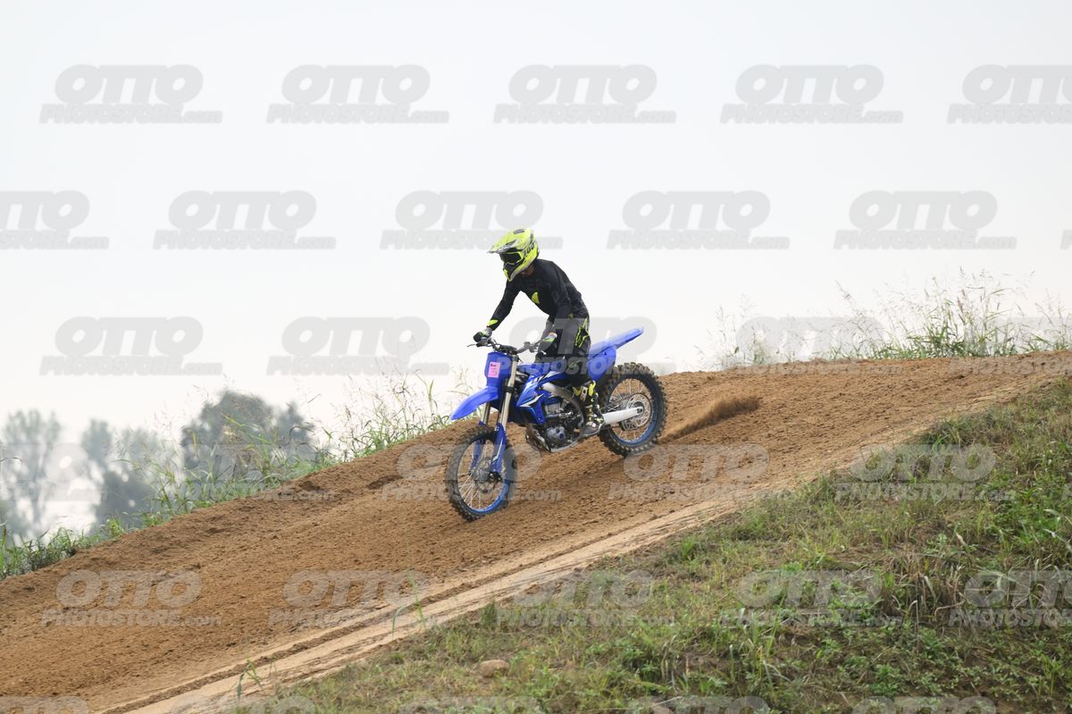 YAMAHA YZ -45F blue - Yellow Helmet · DSH_1317