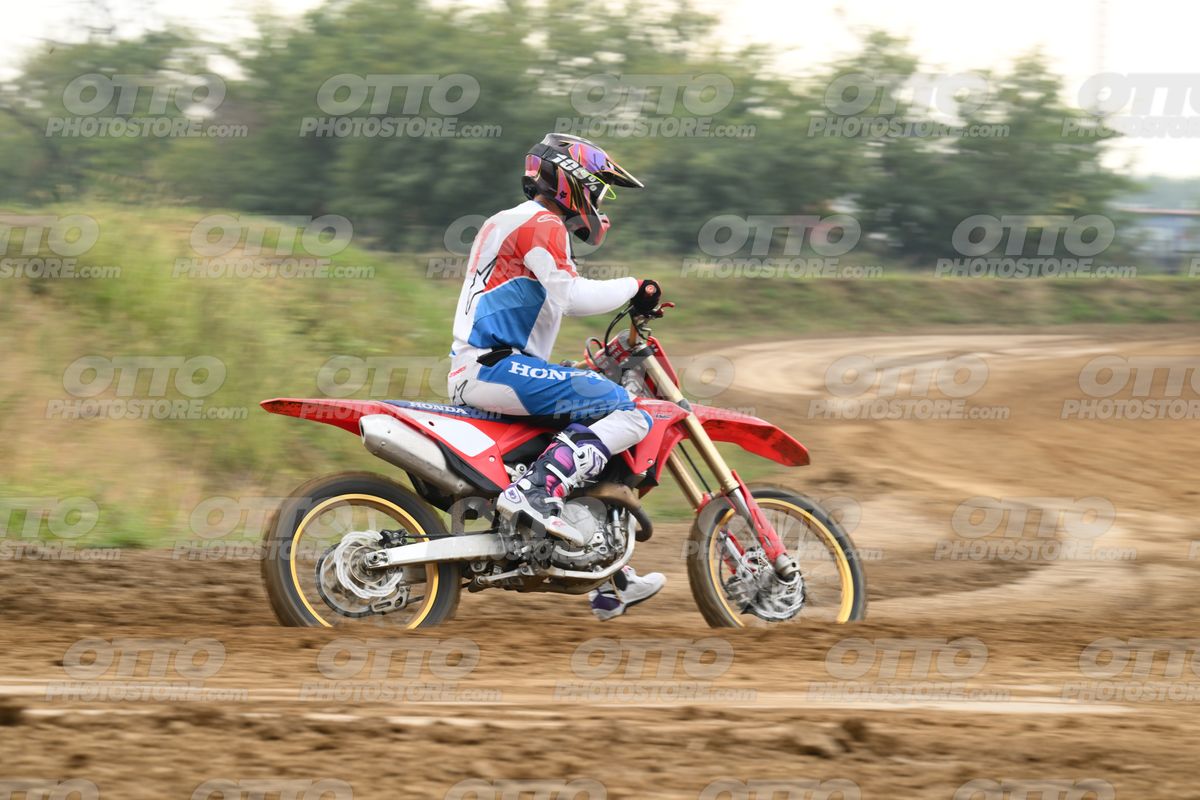 HONDA CRF - White Red Blue Honda Suite · DSH_1557