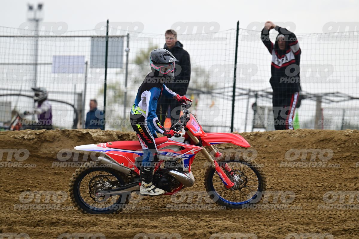 0 - KTM RED WHITE - WHITE BLACK SUITE (WHITE BLACK HELMET) · DSH_1617