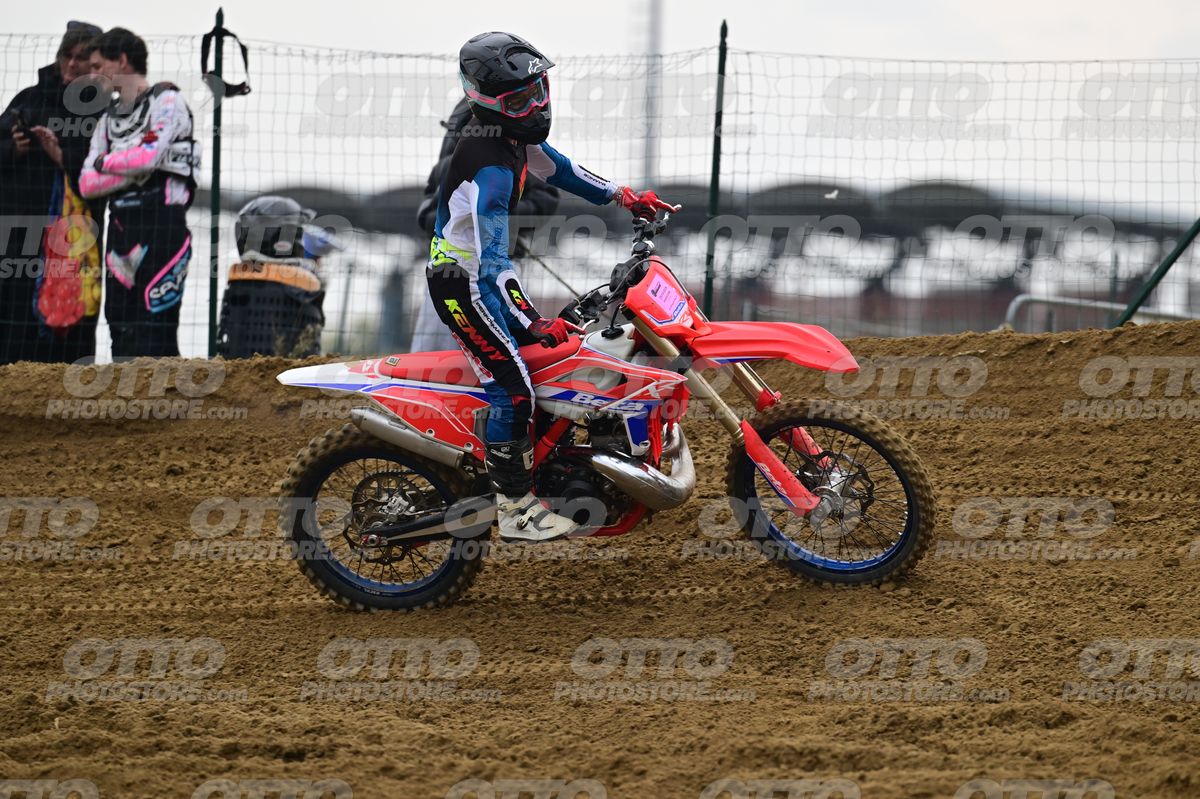 0 - KTM RED WHITE - WHITE BLACK SUITE (WHITE BLACK HELMET) · DSH_1618