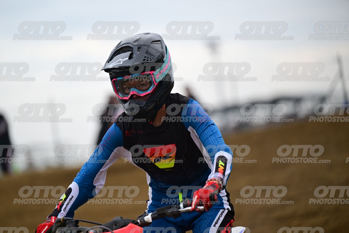 0 - KTM RED WHITE - WHITE BLACK SUITE (WHITE BLACK HELMET) · DSH_1624