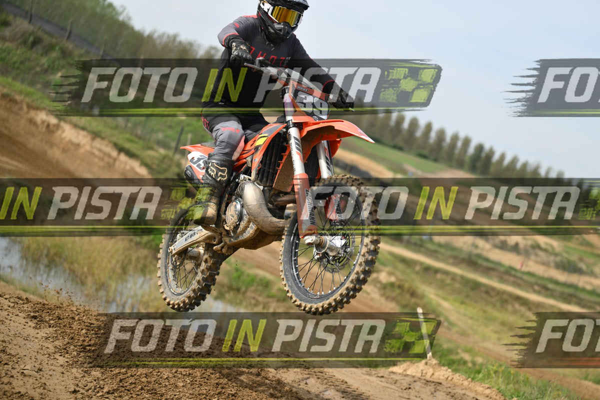 39 · DSH_1688