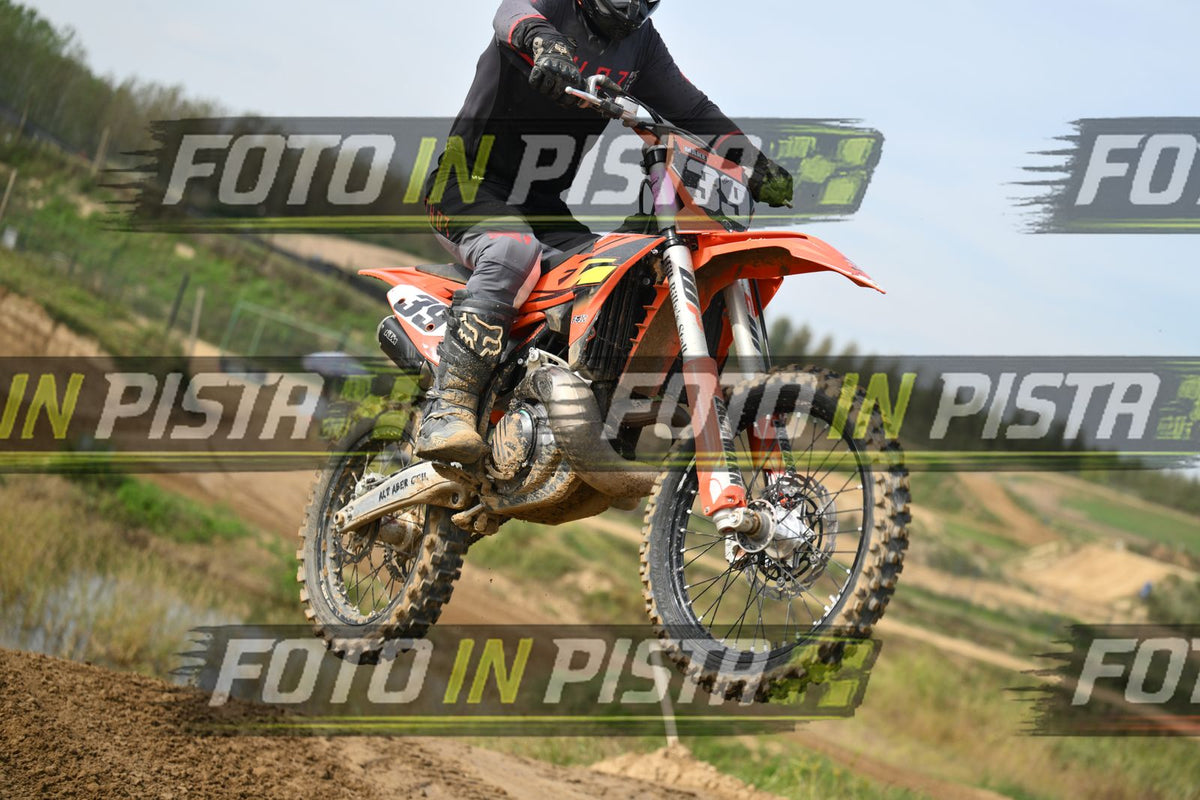 39 · DSH_1689