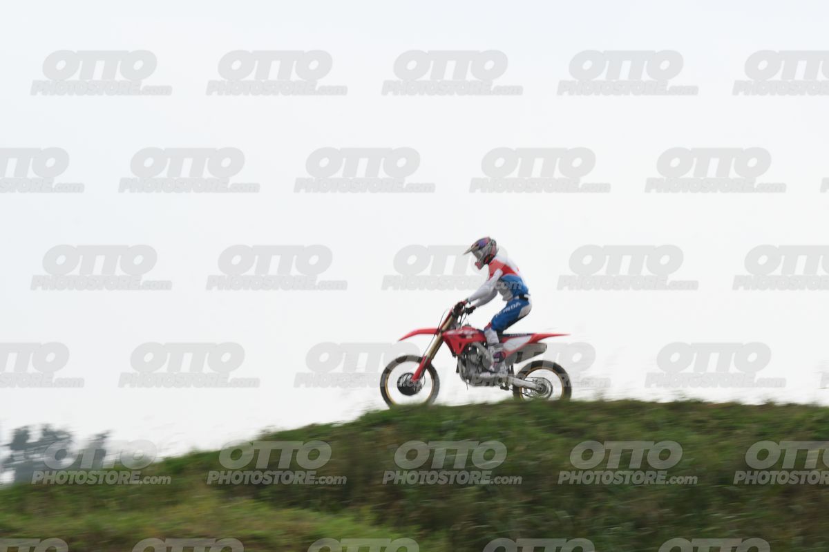 HONDA CRF - White Red Blue Honda Suite · DSH_1700