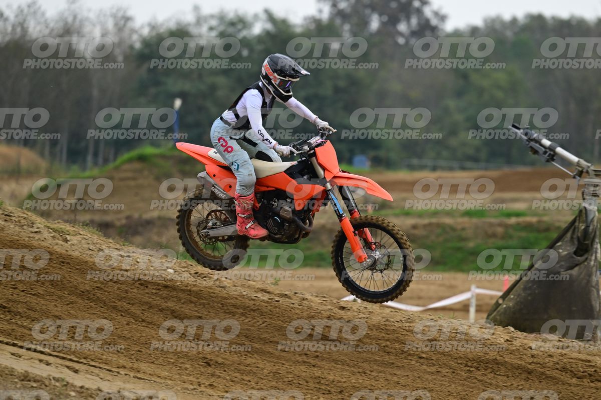 0 KTM GreySuite · DSH_1773
