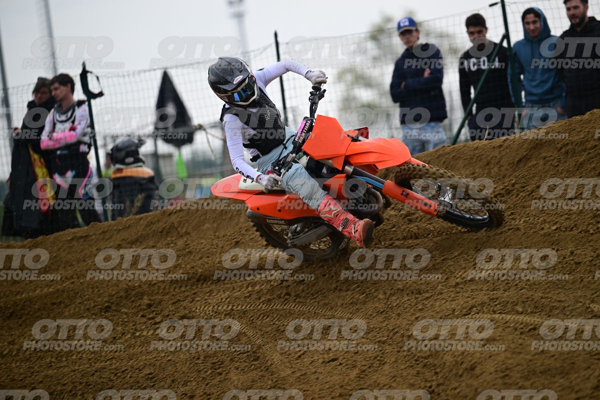 0 KTM GreySuite · DSH_1775