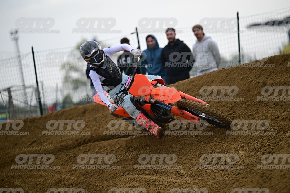 0 KTM GreySuite · DSH_1776