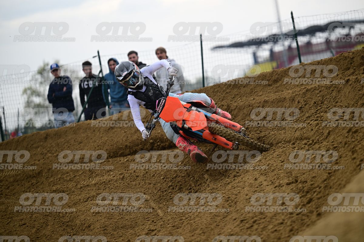 0 KTM GreySuite · DSH_1777