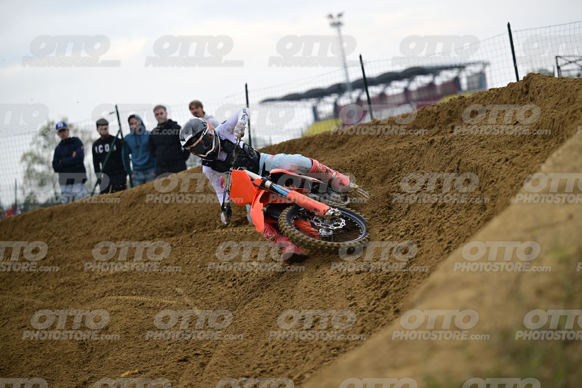 0 KTM GreySuite · DSH_1778