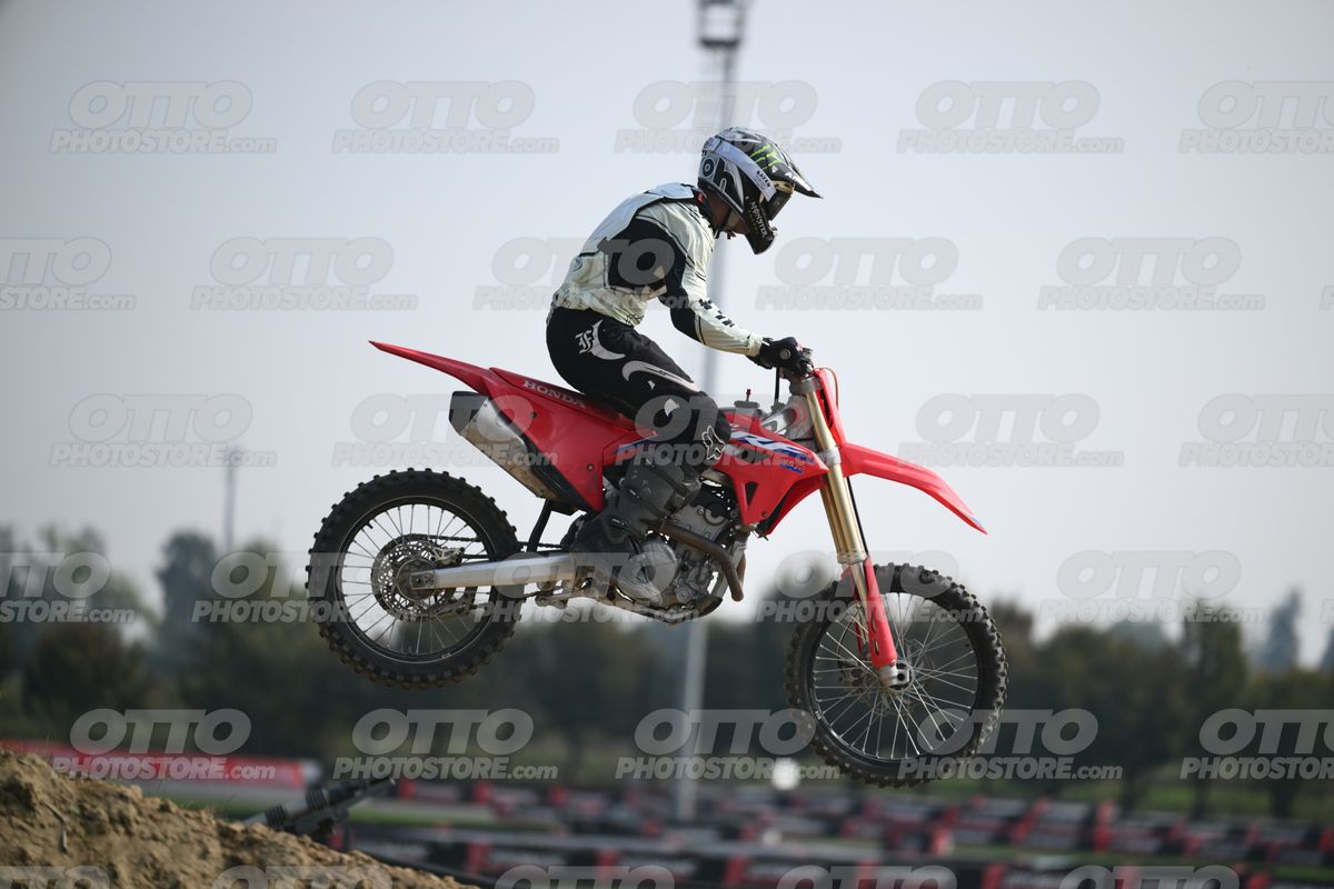 HONDA CRF RED - WHITE BLACK SUIT WITH BLACK PANTS - BLACK WHITE GREEN HELMET WITH MONSTER GRAPHICS · DSH_1827