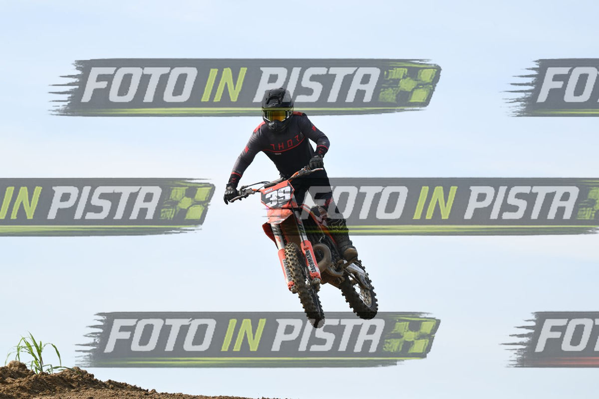 39 · DSH_1834