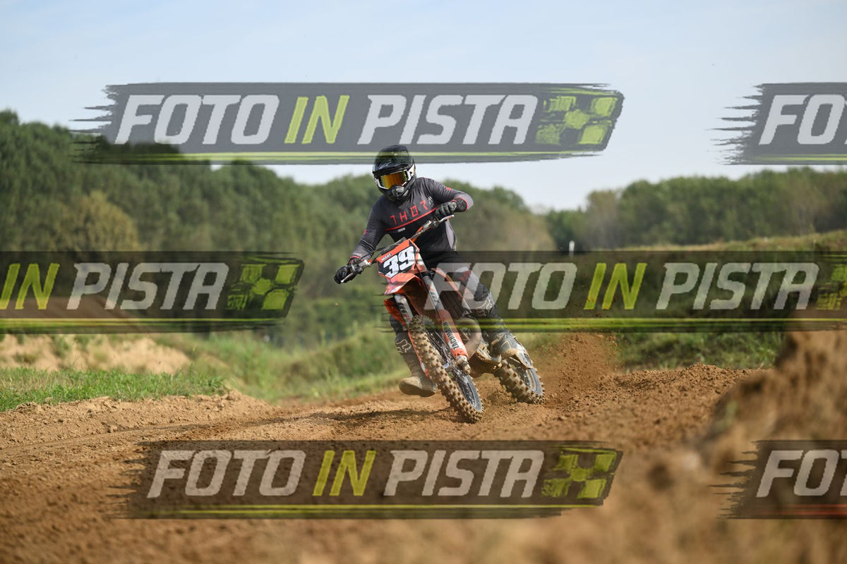 39 · DSH_1868