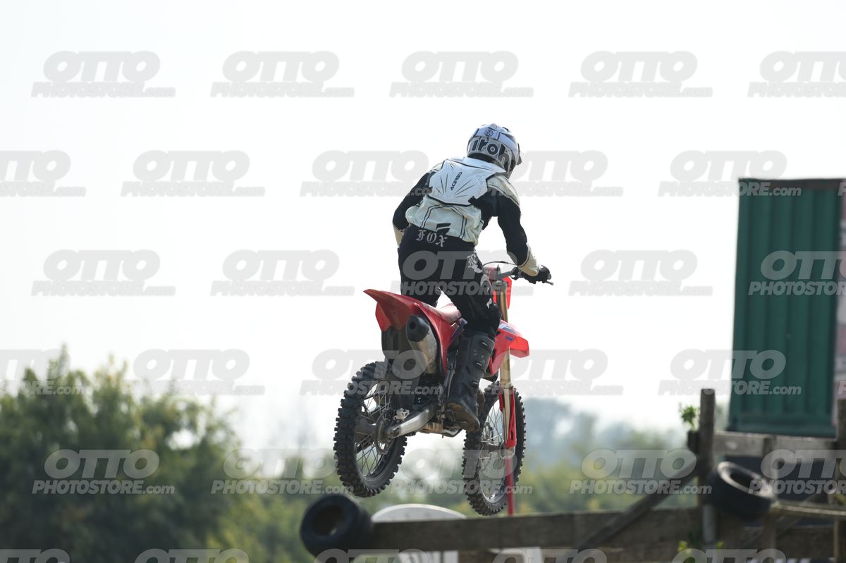 HONDA CRF RED - WHITE BLACK SUIT WITH BLACK PANTS - BLACK WHITE GREEN HELMET WITH MONSTER GRAPHICS · DSH_1931
