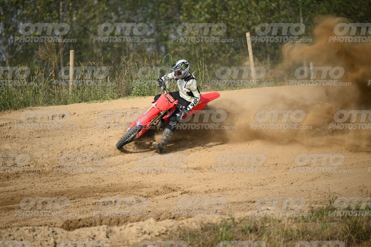 HONDA CRF RED - WHITE BLACK SUIT WITH BLACK PANTS - BLACK WHITE GREEN HELMET WITH MONSTER GRAPHICS · DSH_1958