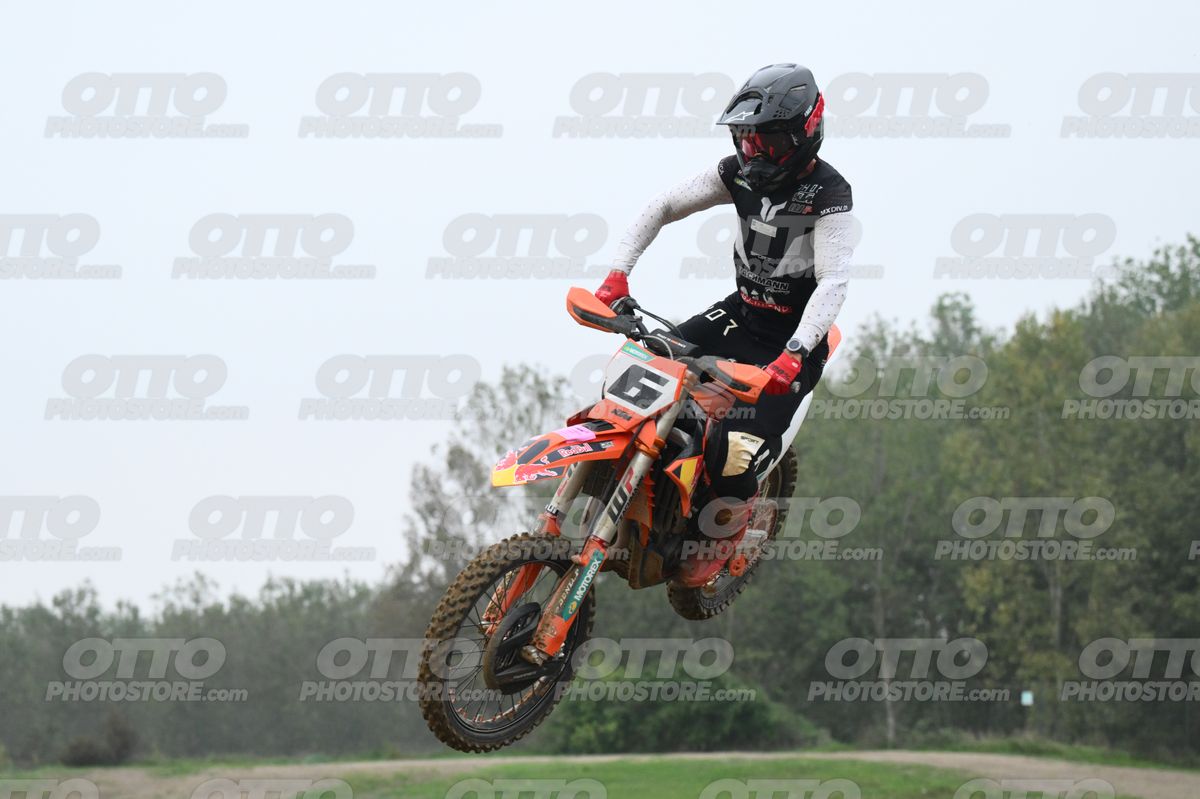 6 (KTM) · DSH_2240