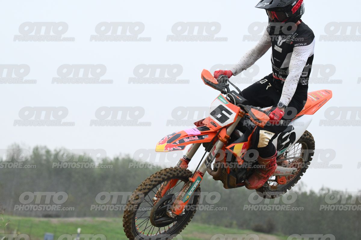 6 (KTM) · DSH_2241