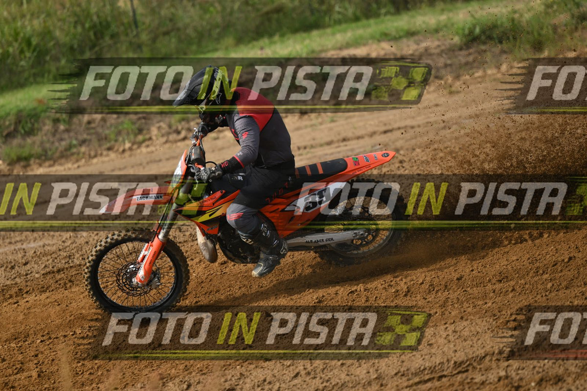 39 · DSH_2243
