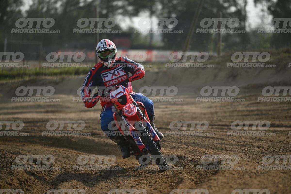BETA RR RED WHITE BLUE - RED BLACK FXR SUIT WITH BLUE PANTS - WHITE RED HELMET WITH GREEN GOGGLES · DSH_2247