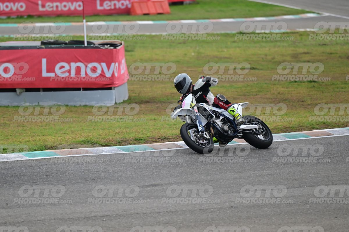 SUPERMOTO 0 GREY HELMET · DSH_2265
