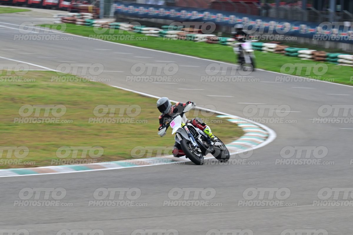 SUPERMOTO 0 GREY HELMET · DSH_2314