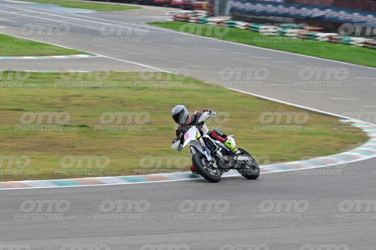 SUPERMOTO 0 GREY HELMET · DSH_2315