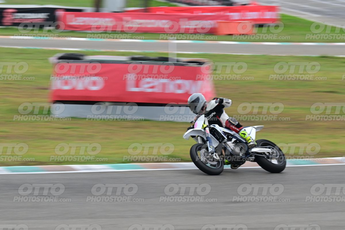 SUPERMOTO 0 GREY HELMET · DSH_2317