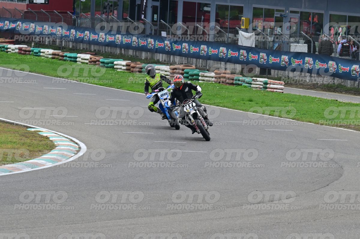 SUPERMOTO 717 · DSH_2324