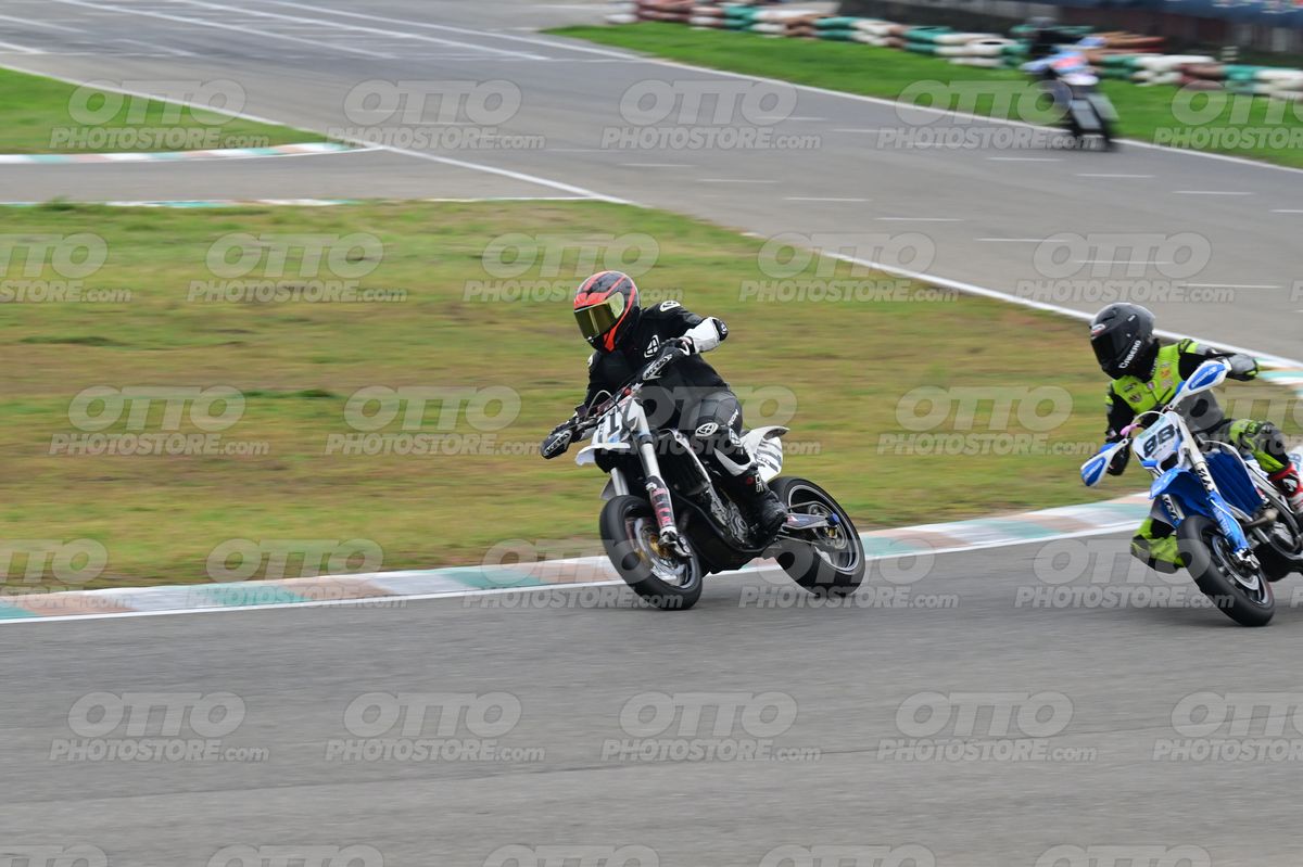 SUPERMOTO 717 · DSH_2331