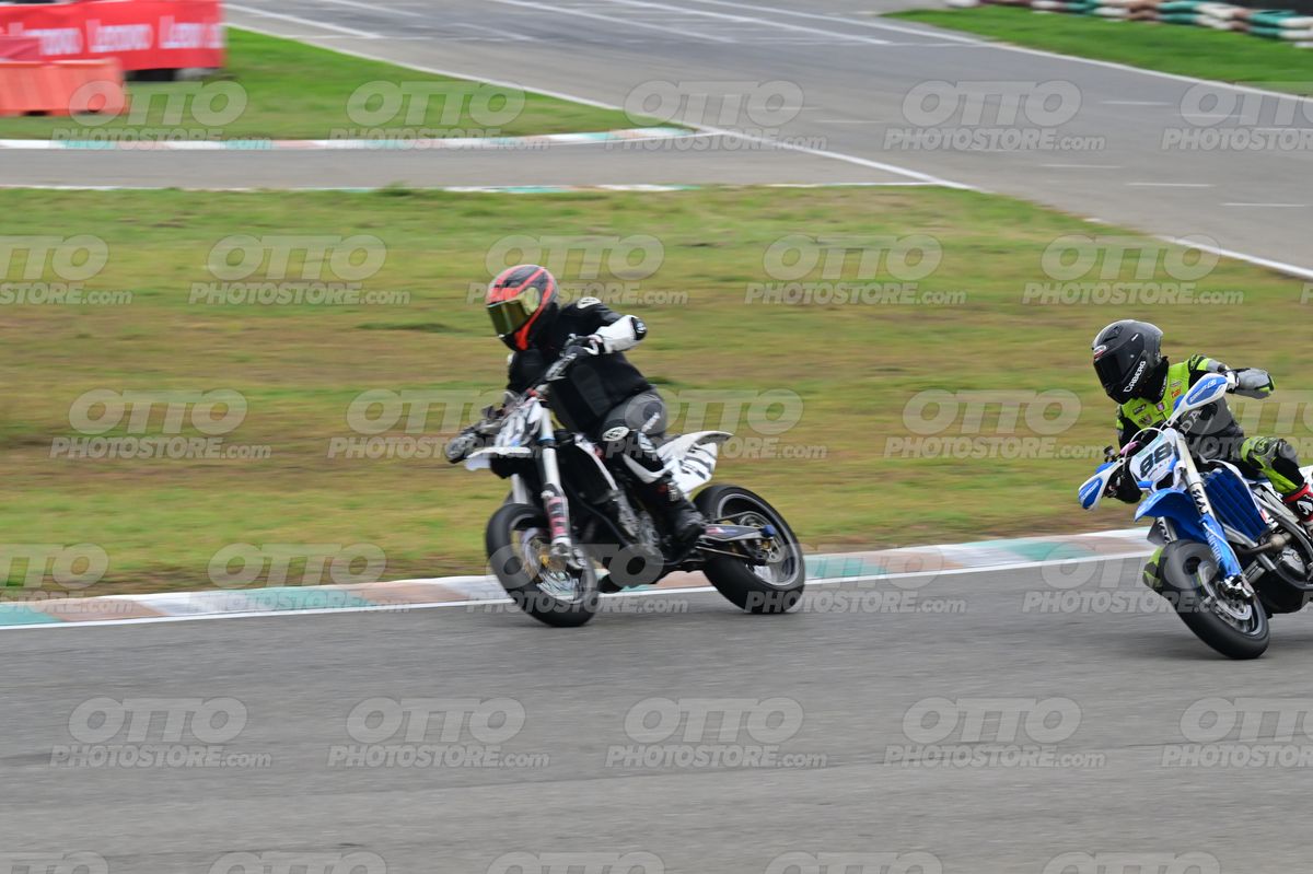 SUPERMOTO 717 · DSH_2332