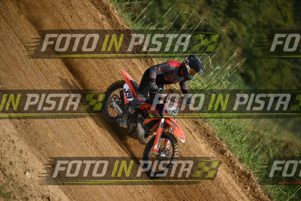 39 · DSH_2370