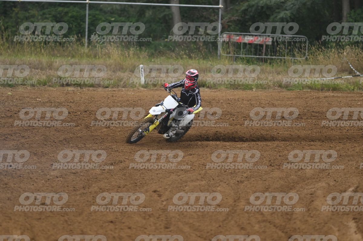 0 HUSQ WHITE YELLOW - BLACK SUITE - RED HELMET · DSH_2371