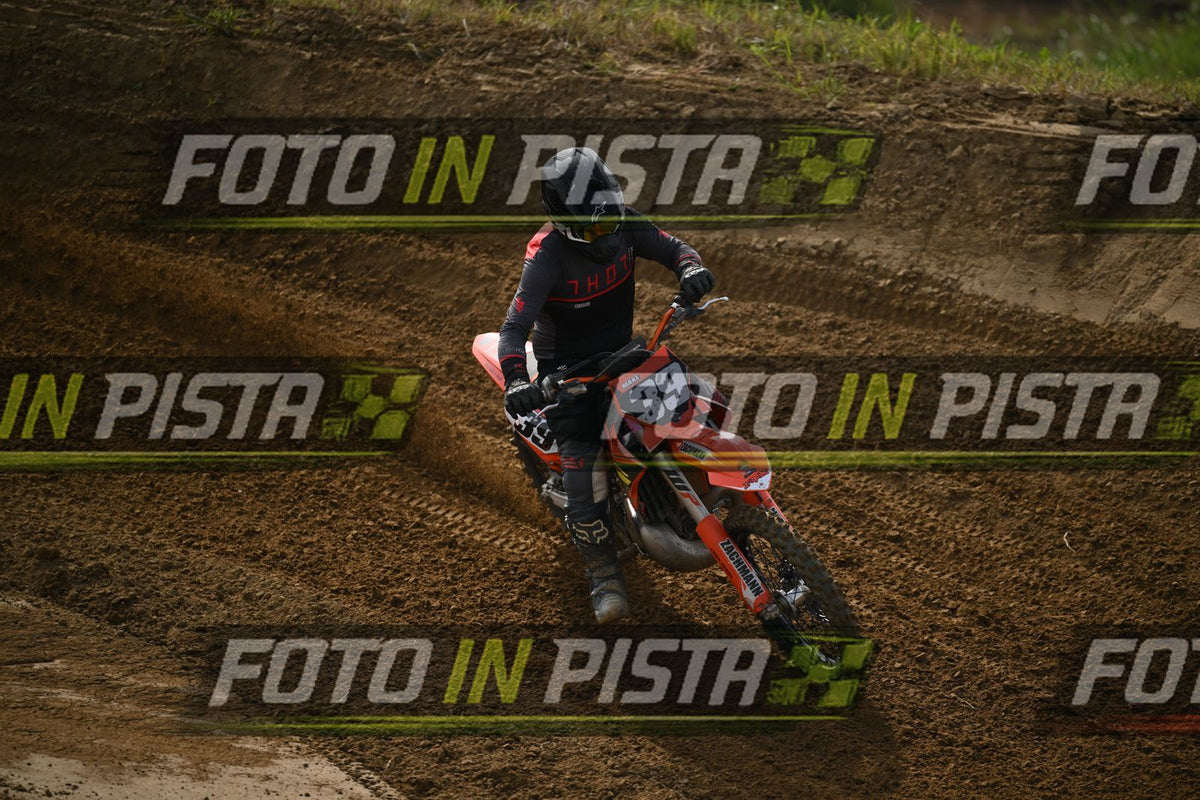 39 · DSH_2374
