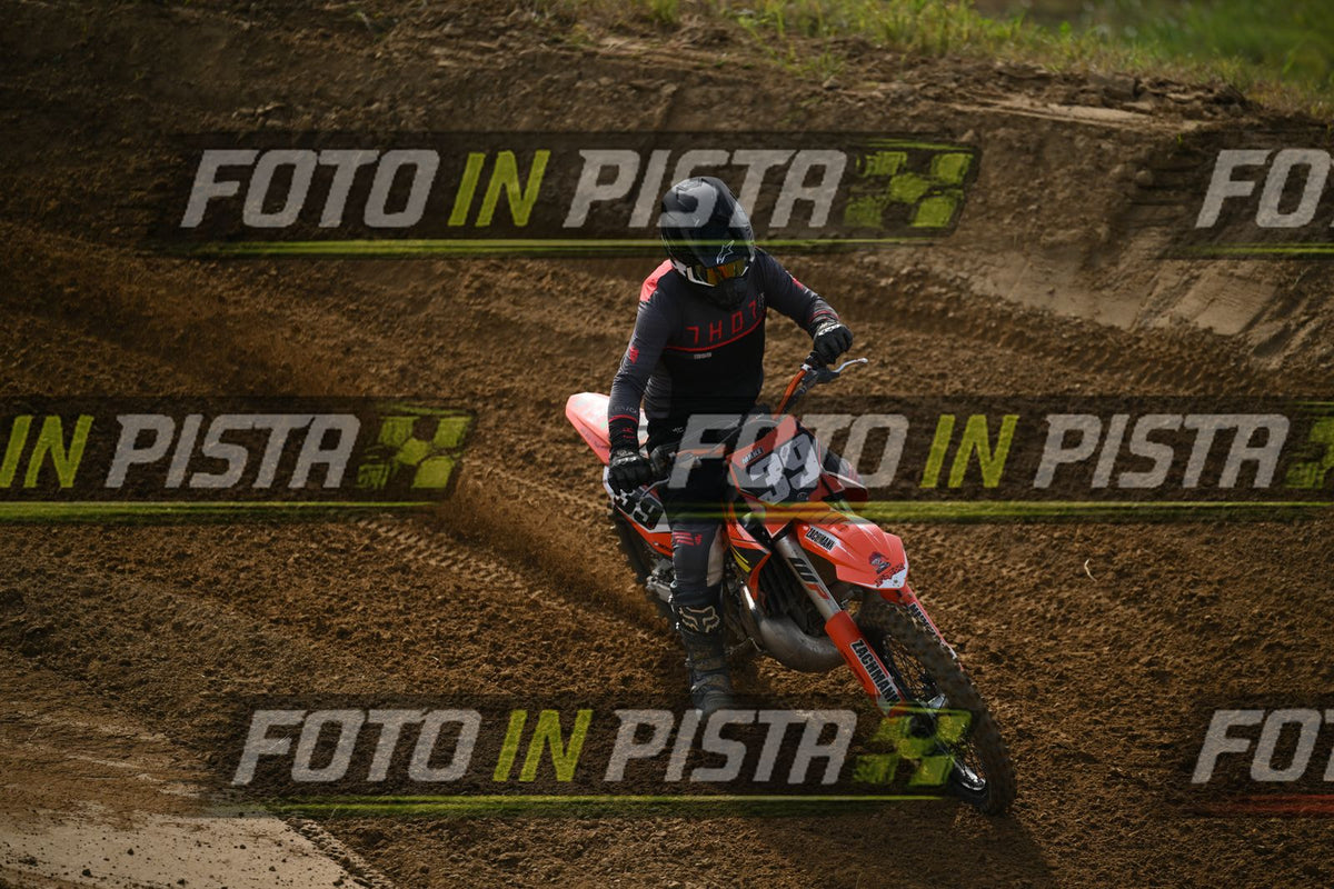 39 · DSH_2375