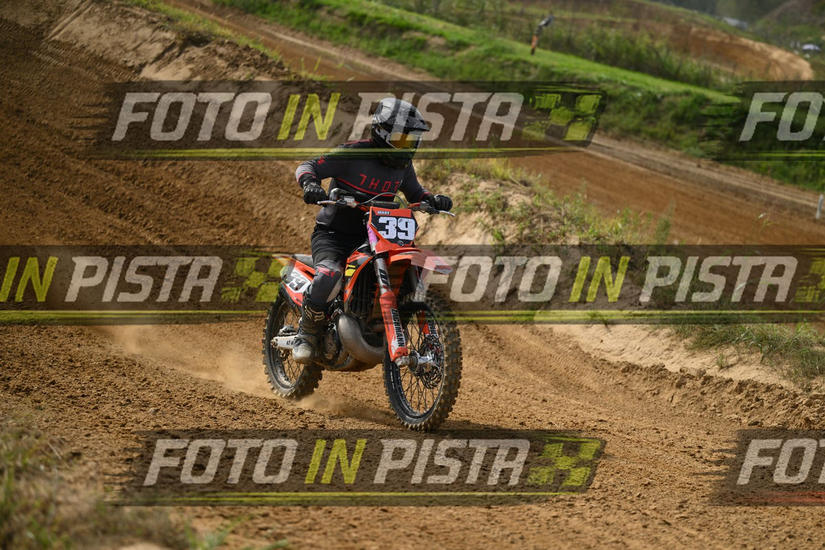 39 · DSH_2379