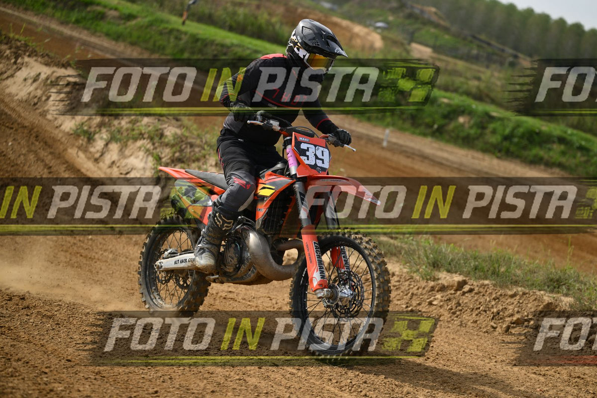 39 · DSH_2381