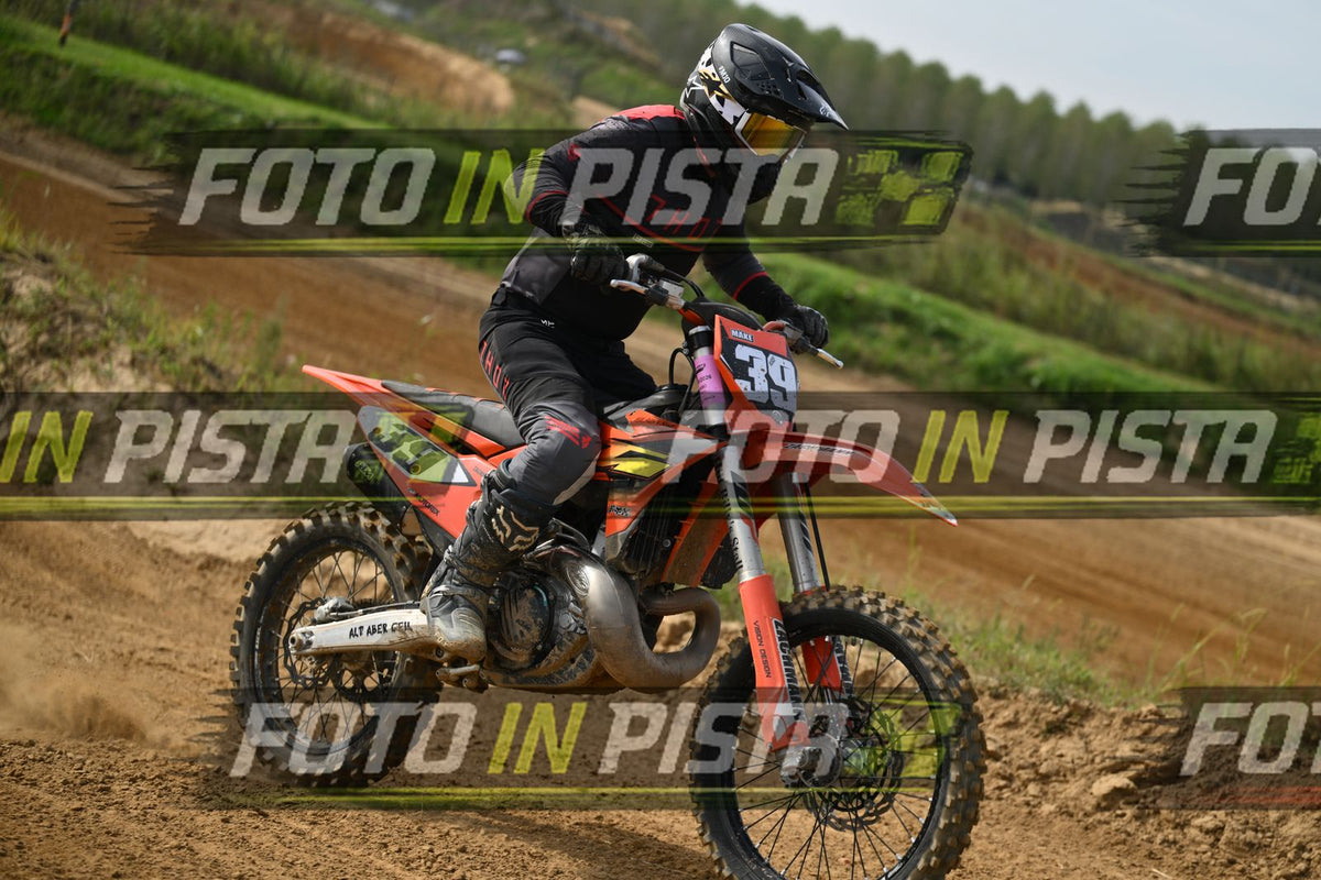 39 · DSH_2382