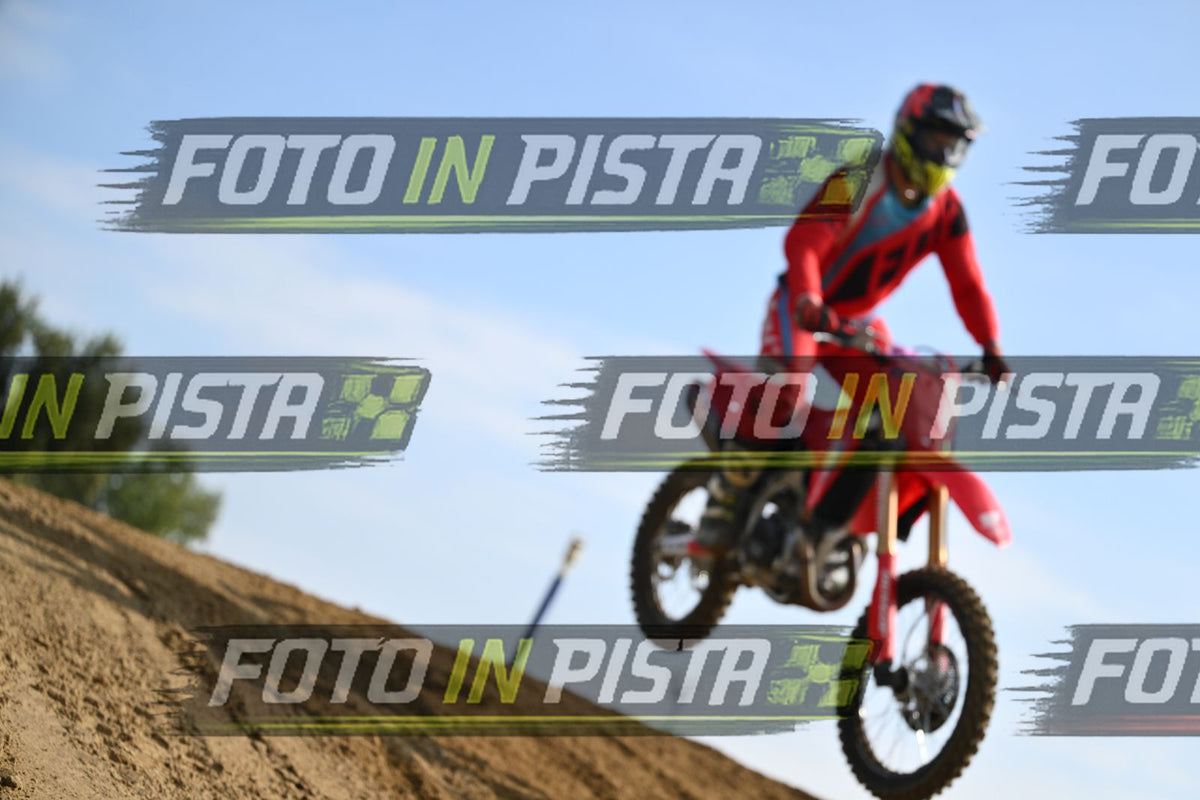 CRF ALL RED - YELLOW ORANGE BLACK HELMET · DSH_2586